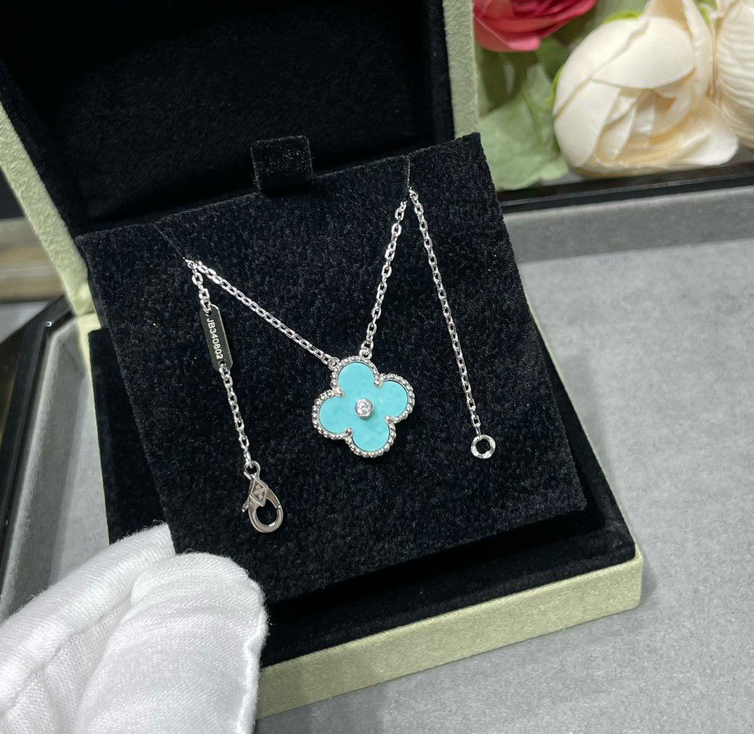 CLOVER MEDIUM TURQUOISE 1 DIAMOND SILVER NECKLACE