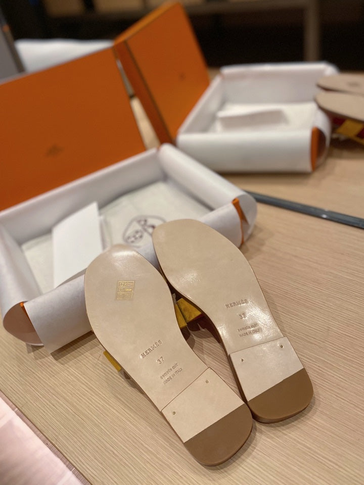 0RAN SANDALS IN DIJON YELLOW SUEDE AND DEEP PINK CALFSKIN