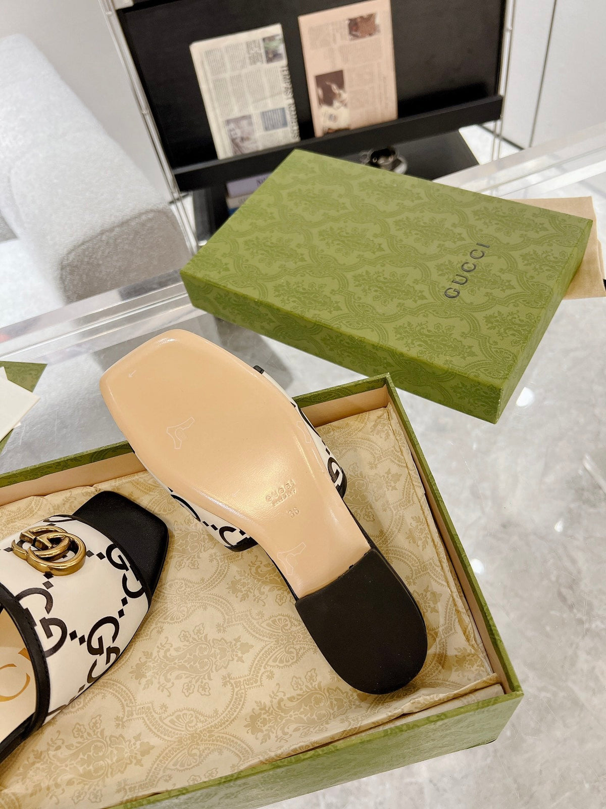 GG EXCLUSIVE SLIDE SANDAL BLACK AND CREAM CALFSKIN