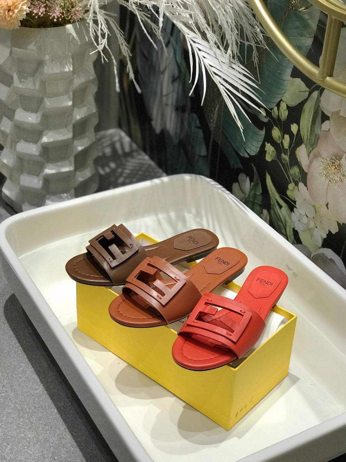 FENDI BAGUETTE SLIDES IN CHERRY RED LAMBSKIN