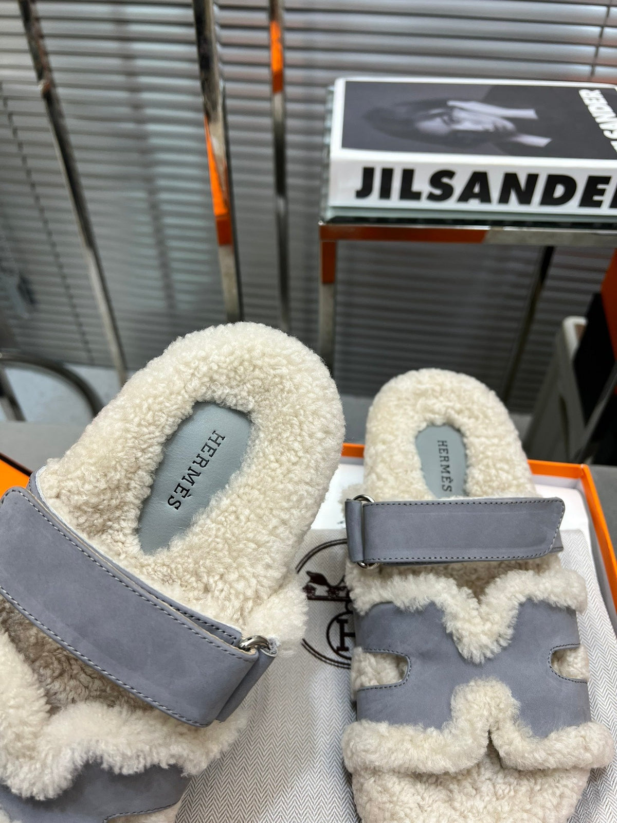 CHYPRE SLIPPERS IN BEIGE LAMB WOOL AND COOL GRAY SUEDE