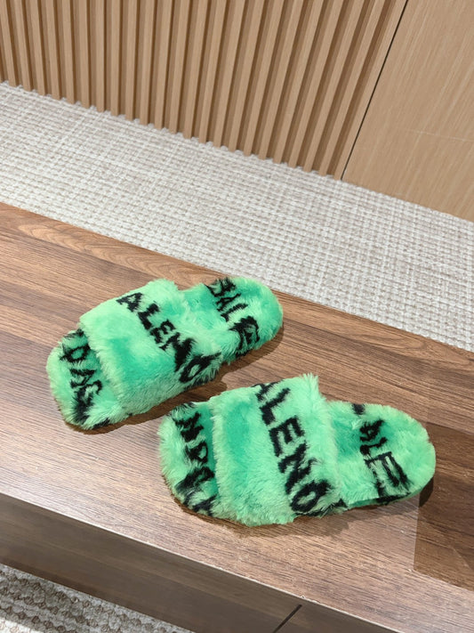 LAMB WOOL SLIPPER GREEN AND BLACK