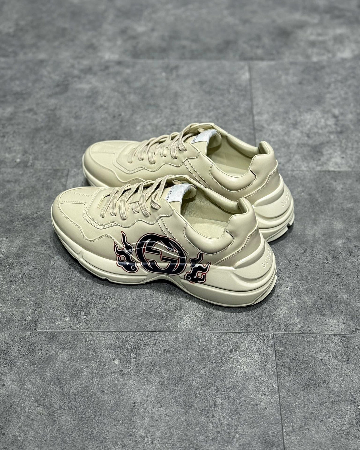 GUC Sneakers