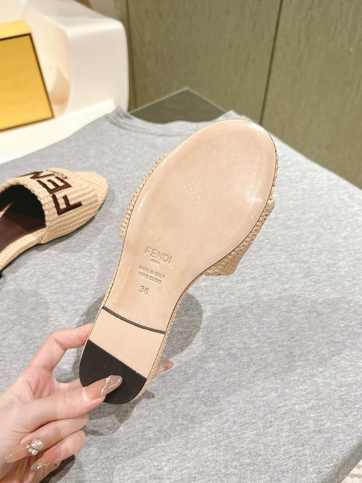 FENDI SIGNATURE MULE SLIDES IN BEIGE FIBRE WITH BROWN EMBROIDERED LOGO