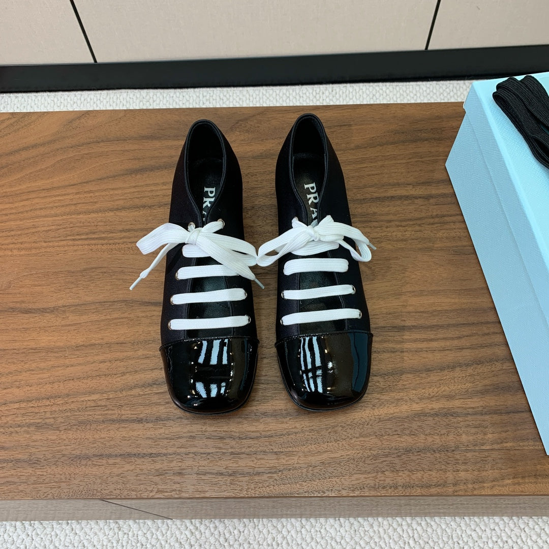 LACE-UP HIGH SHOES IN BLACK SILK MIX GLOSSY CALFSKIN