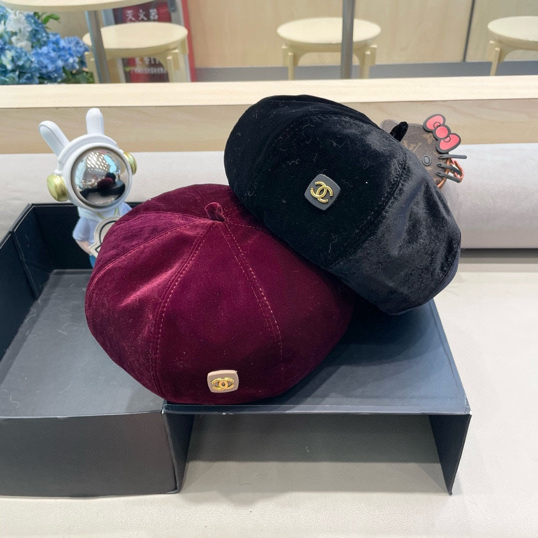 BERET HAT IN BLACK VELVET 413324