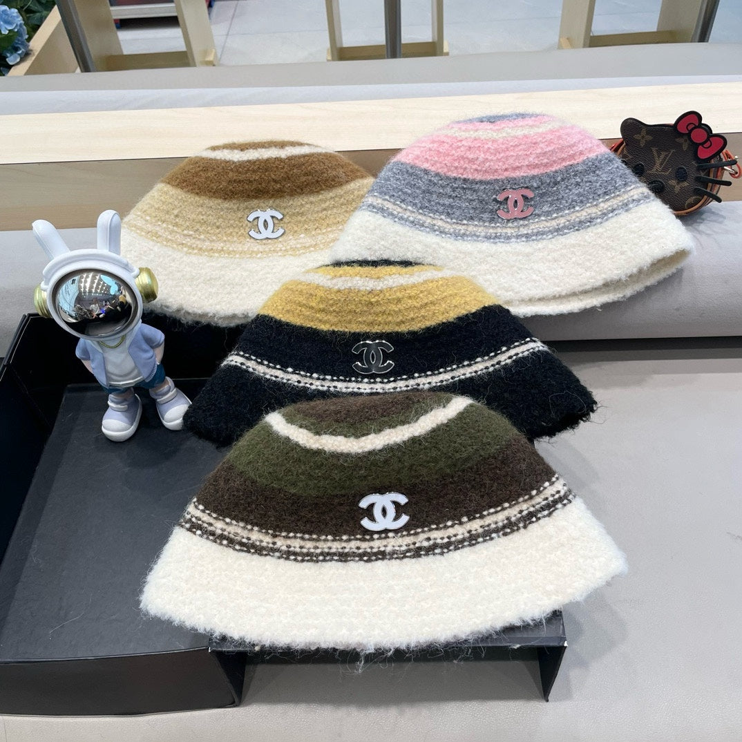 BUCKET HAT IN COLORFUL FLEECE 421128