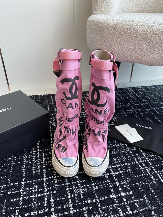HIGH BOOTS IN HOT PINK CANVAS