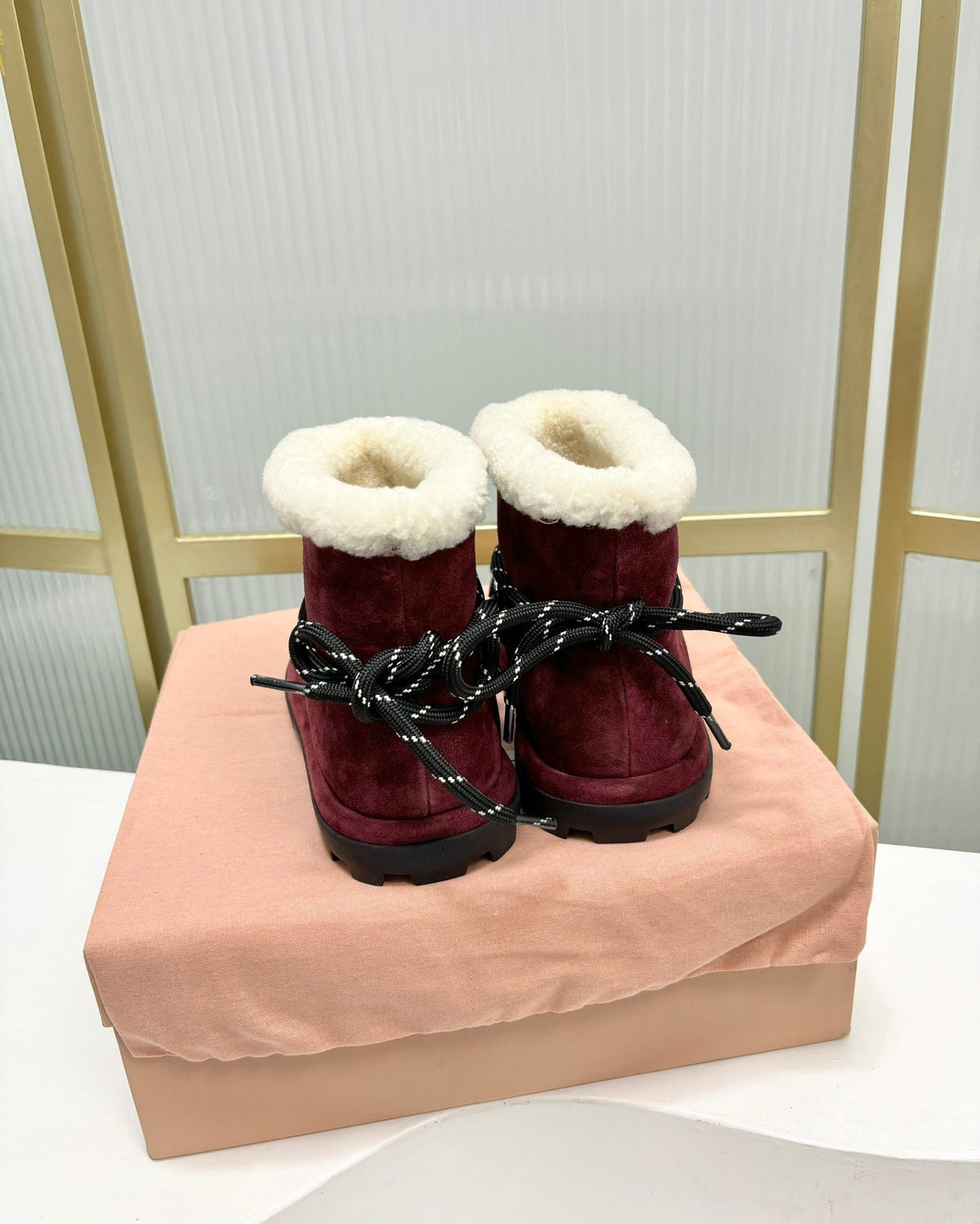 LACE-UP ANKLE BOOTS IN BERRY RED SUEDE AND FLEECE LINING