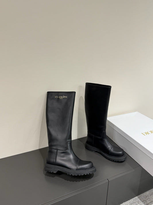 D-TOWN BOOTS IN BLACK CALFSKIN