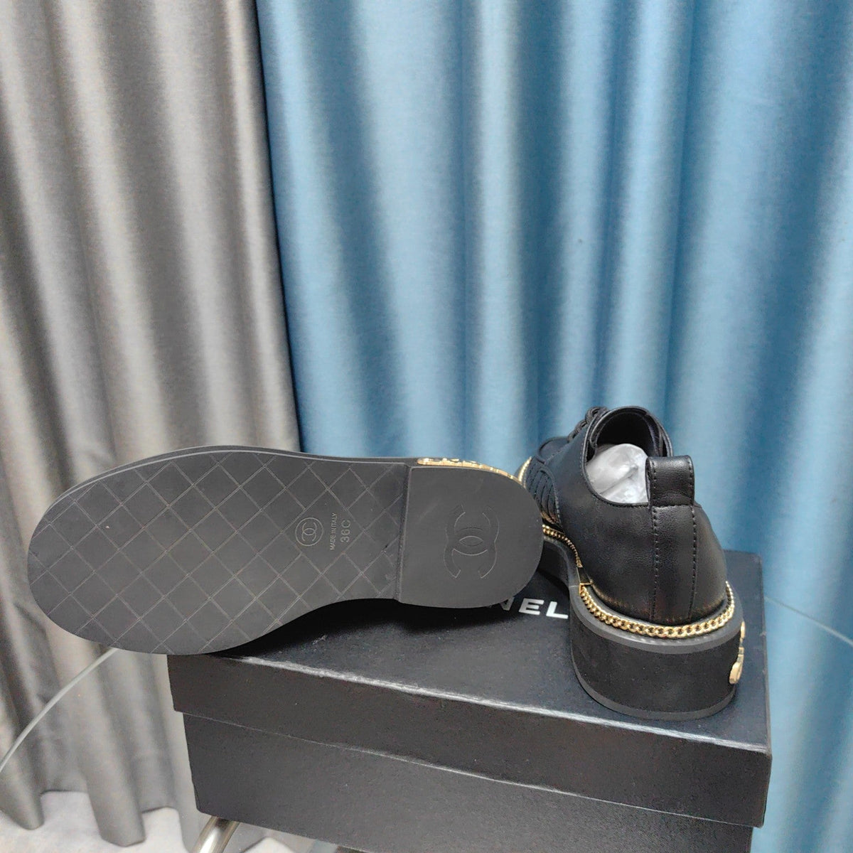 OXFORD SHOES IN BLACK SHEEPSKIN