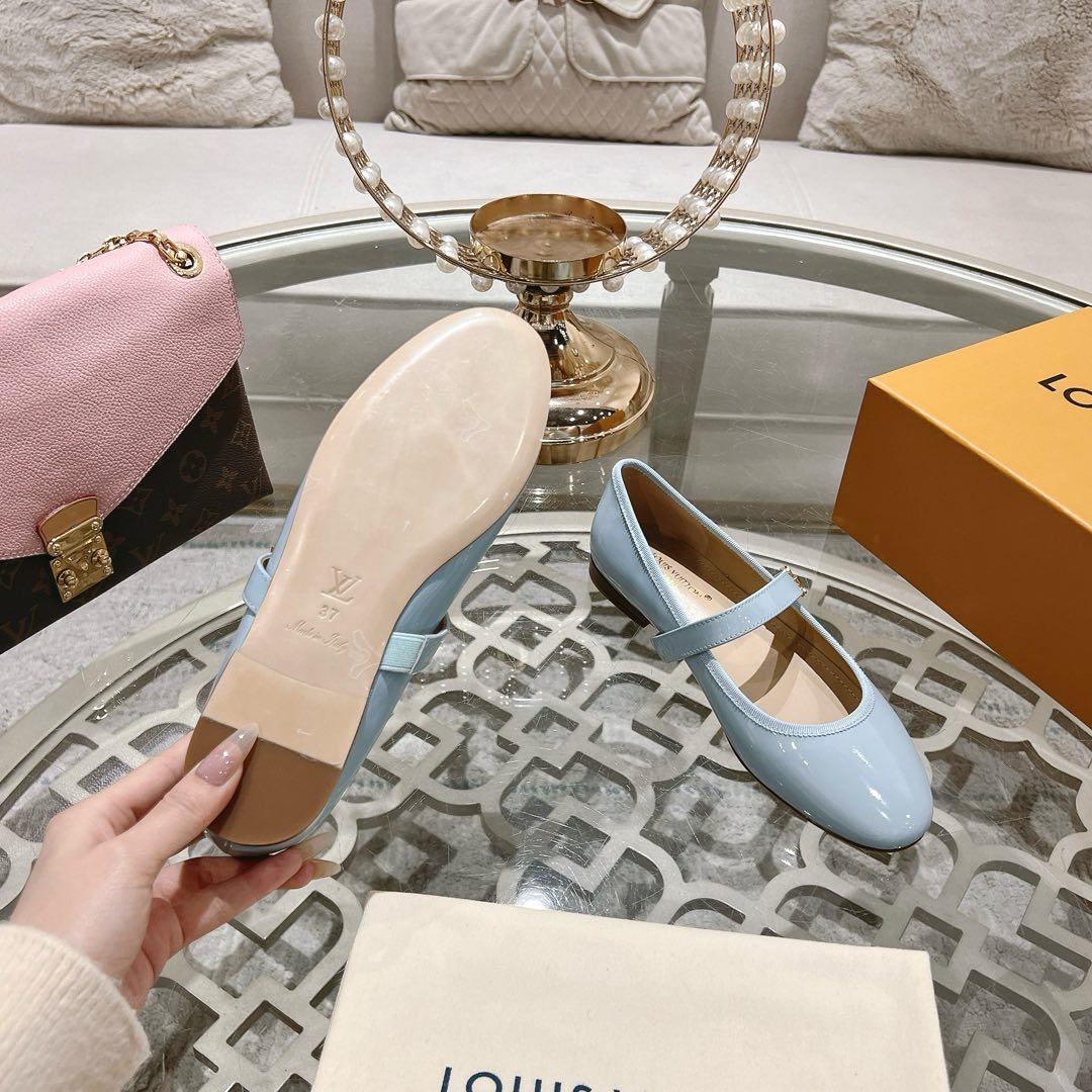 MARY JANE SHOES IN BLUE PASTEL PATENT CALFSKIN