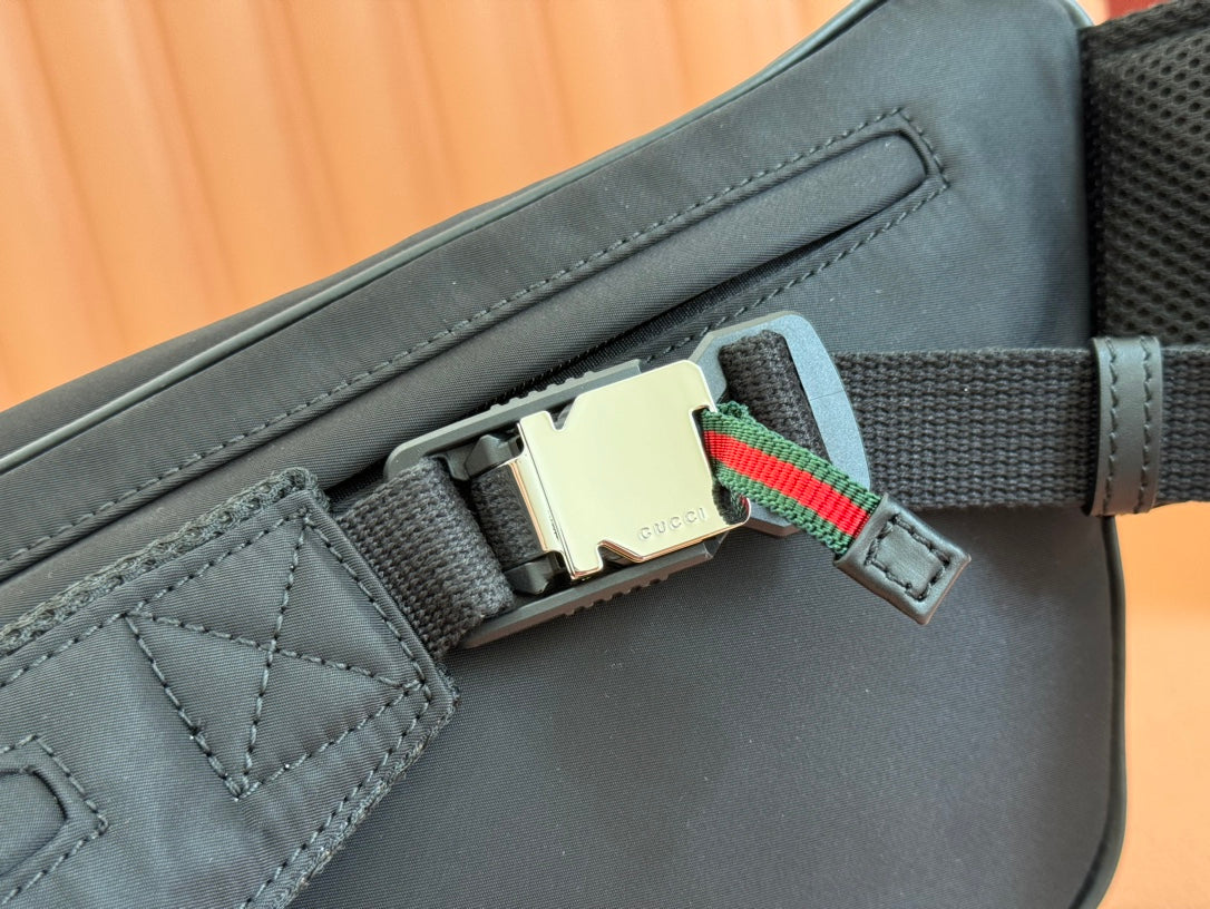 LARGE BELT BAG 32 IN BLACK CANVAS GREEN AND RED WEB DETAIL