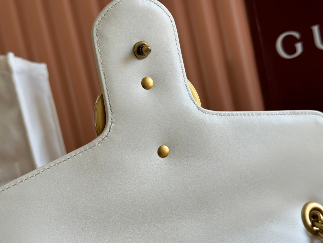 MARMONT SHOULDER BAG 31 IN WHITE CALFSKIN GOLD CHAIN