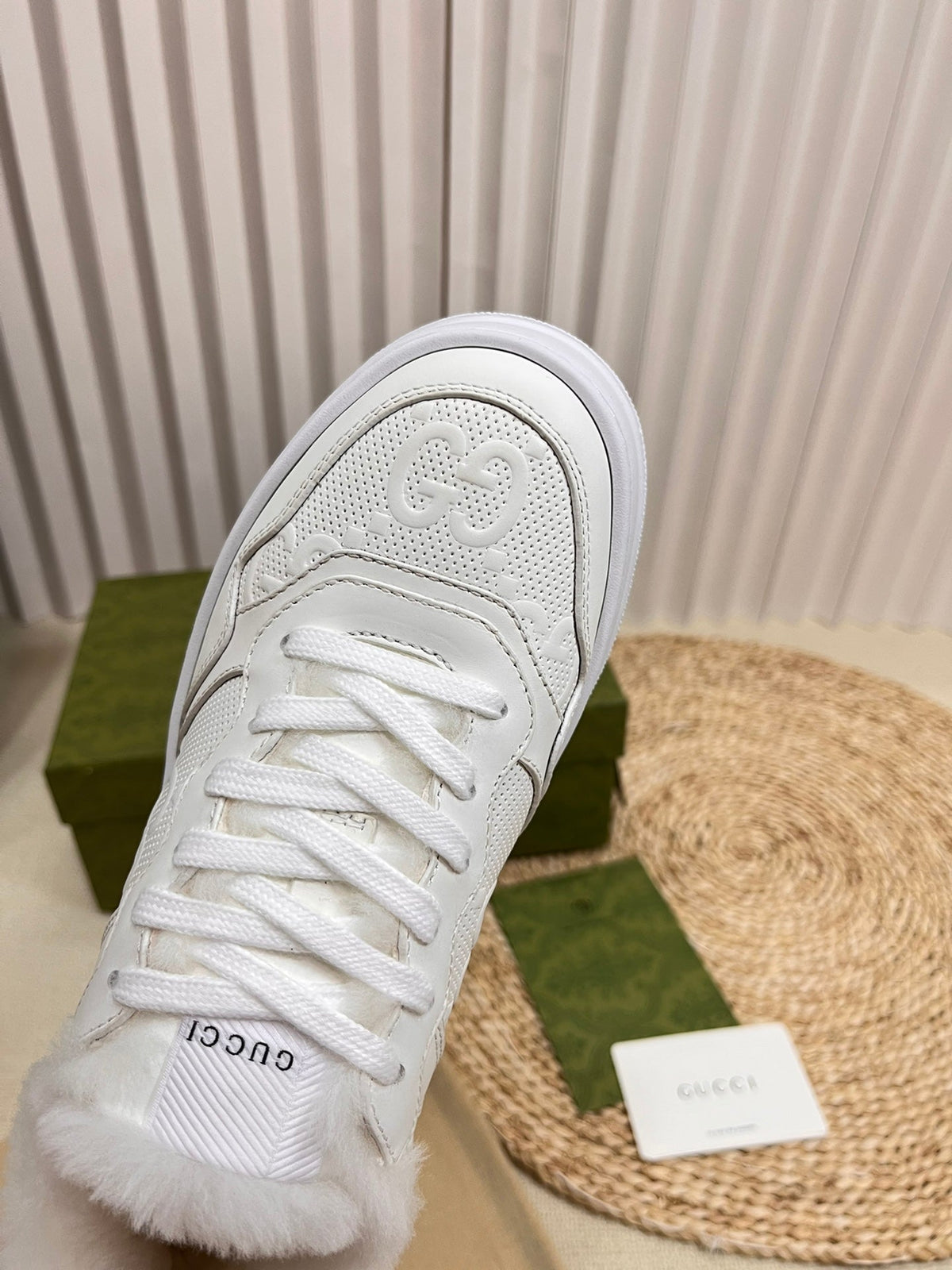 SNEAKER IN RICE WHITE CALFSKIN AND LAMB WOOL LINING