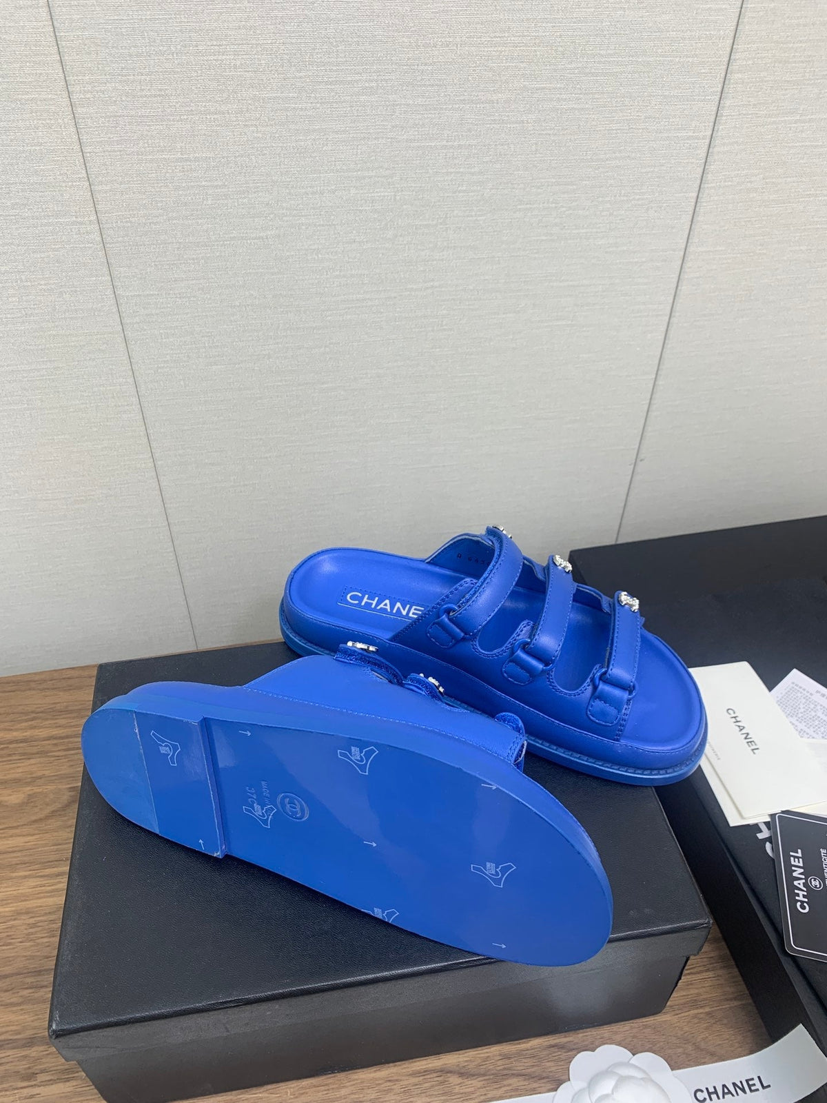 DAD SANDAL IN COBALT BLUE LAMBSKIN MULE