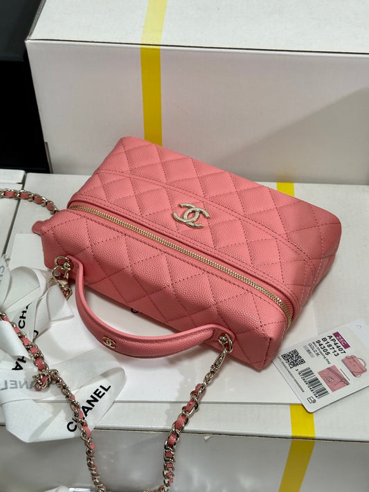 VANITY CASE 19 IN CONTESSA PINK CALFSKIN GOLD-TONE METALLIC