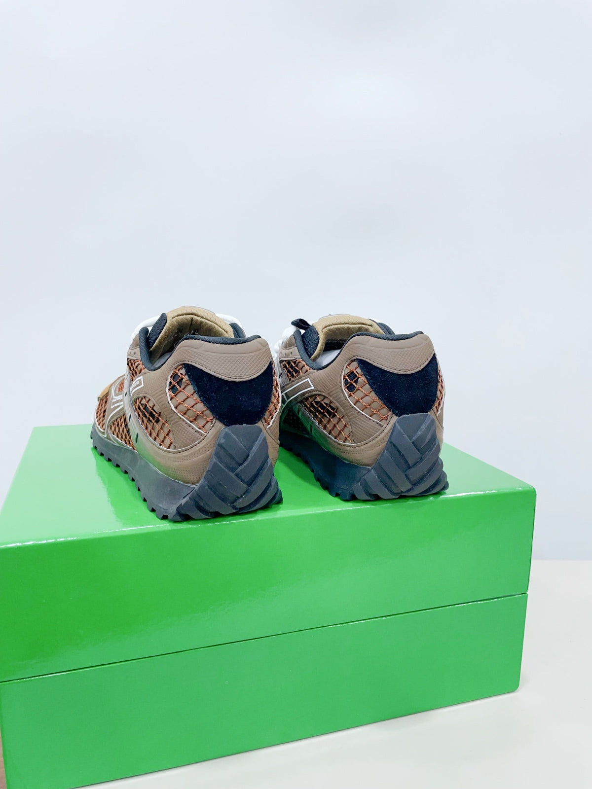 ORBIT SNEAKER IN CHOCOLATE BROWN SUEDE AND METALLIC MESH