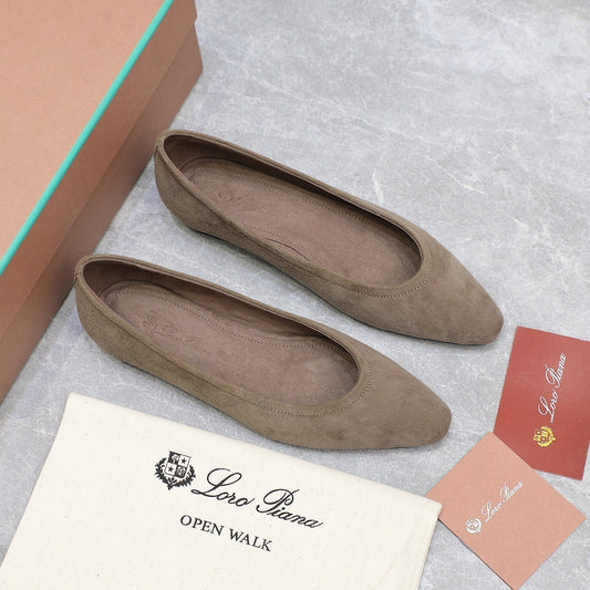 CLASSIC BALLET SHOES IN HEAVY BROWN SUEDUE
