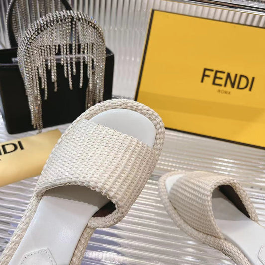 FENDI BAGUETTE SLIDES WOMEN IN BEIGE RAFFIA