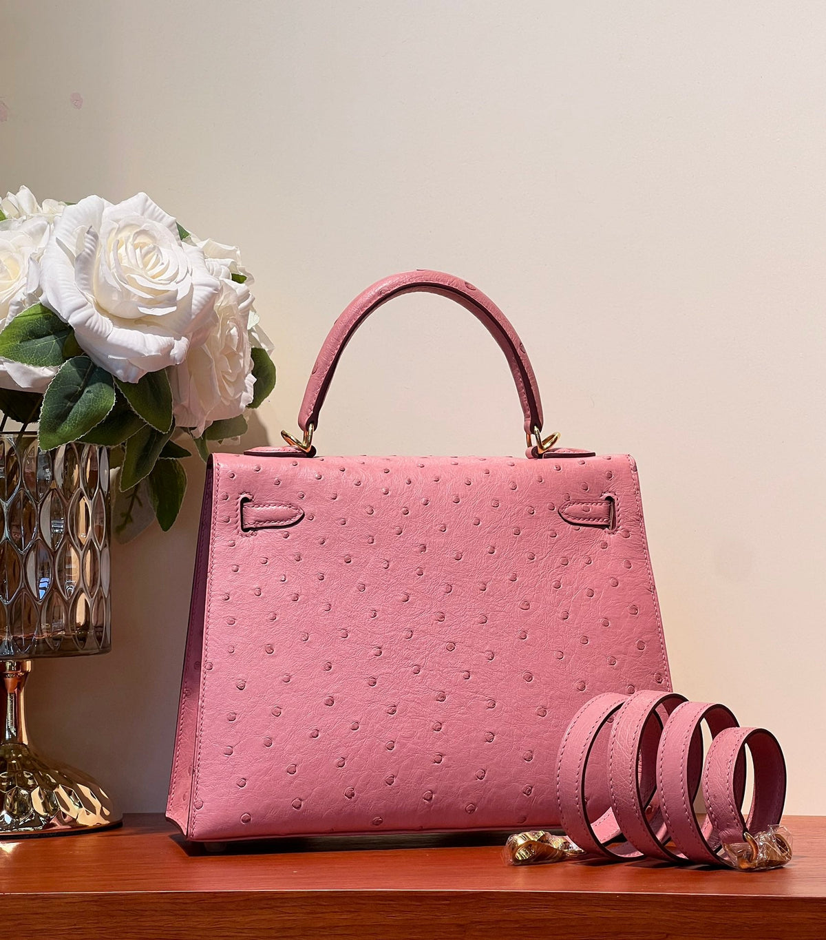 KELLY SELLIER 25 BAG IN SALMON PINK OSTRICH LEATHER WITH GOLD HARDWARE