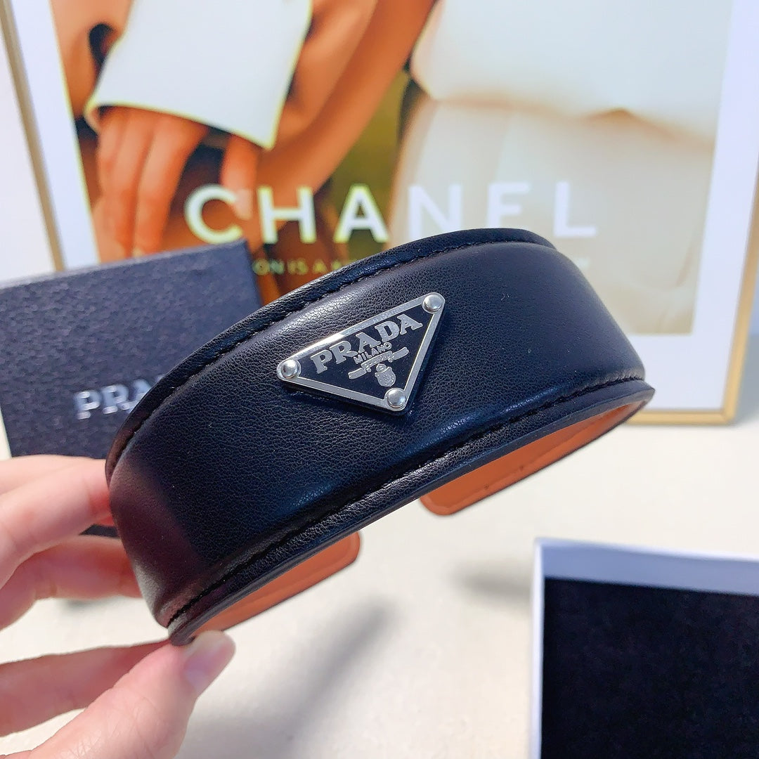 HEADBAND IN BLACK CALFSKIN 217590