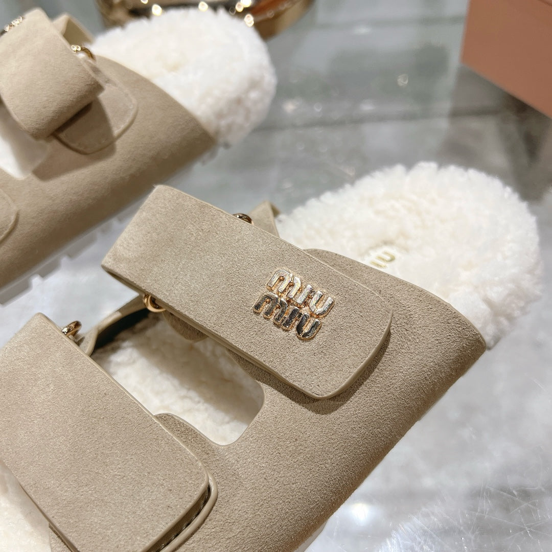 SANDAL SLIDES IN BEIGE SUEDE AND SHEARLING LINING