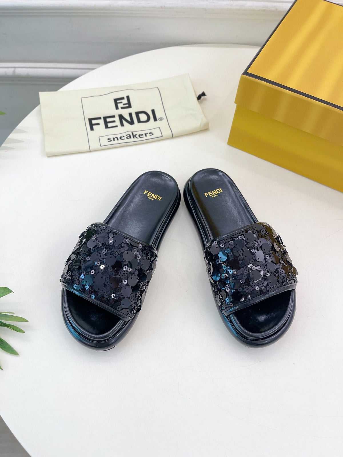 FENDI THICK SOLE 3 CM SEQUIN SLIPPER BLACK