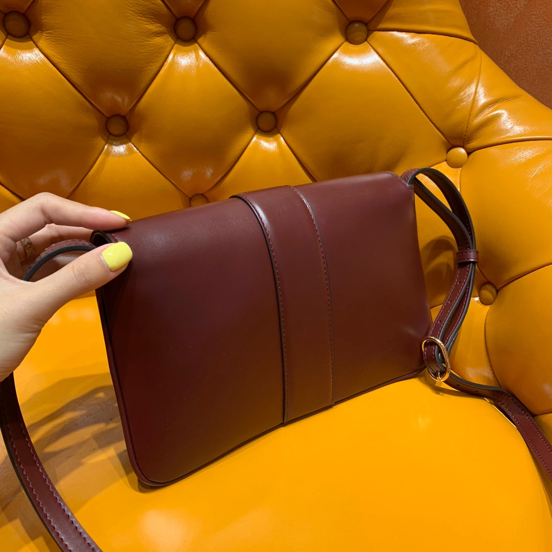 GG Arli Bag 25cm Burgundy Calfskin Gold Hardware