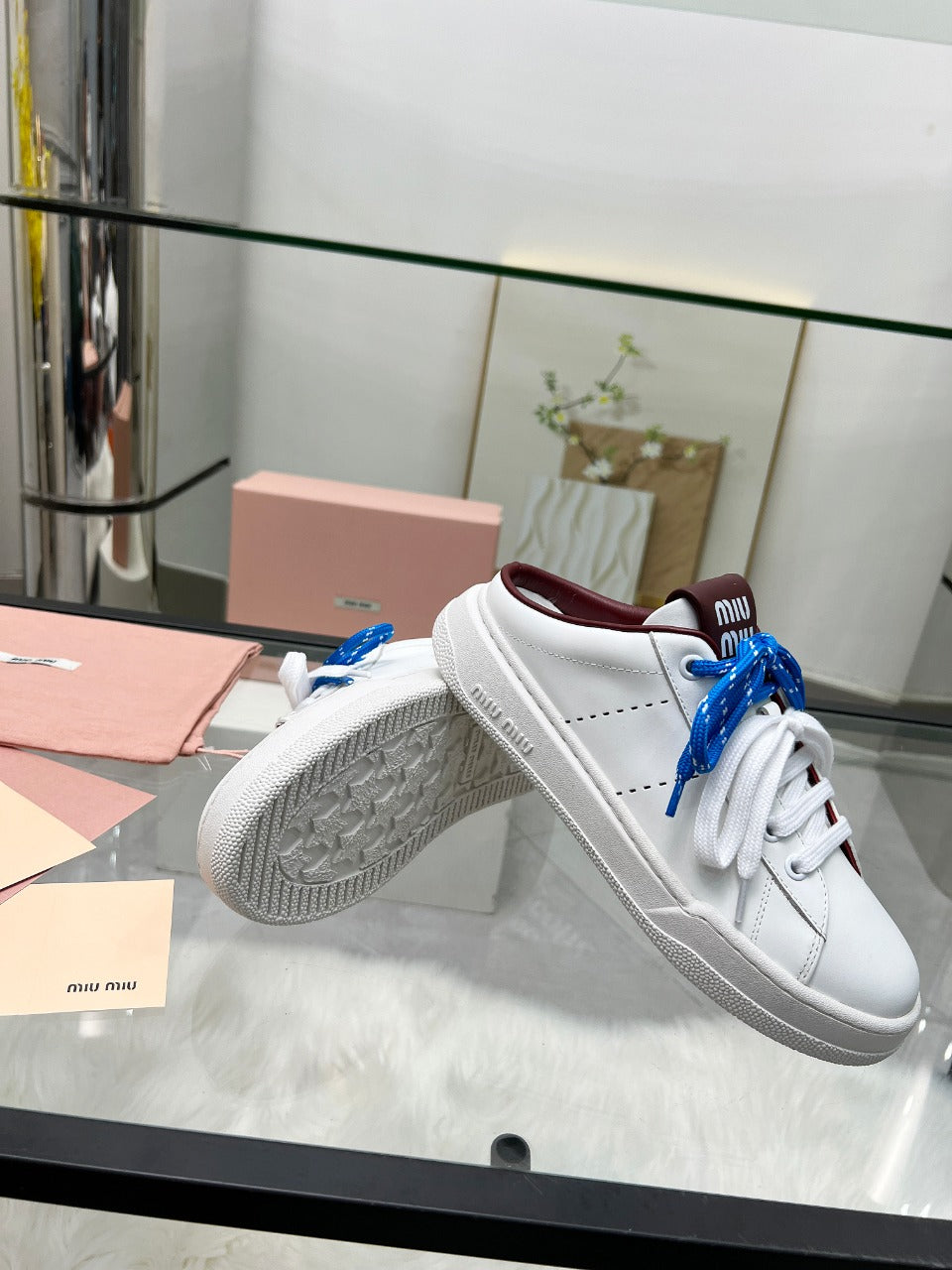 SNEAKER MULES IN WHITE CALFSKIN WHITE BLUE LACES