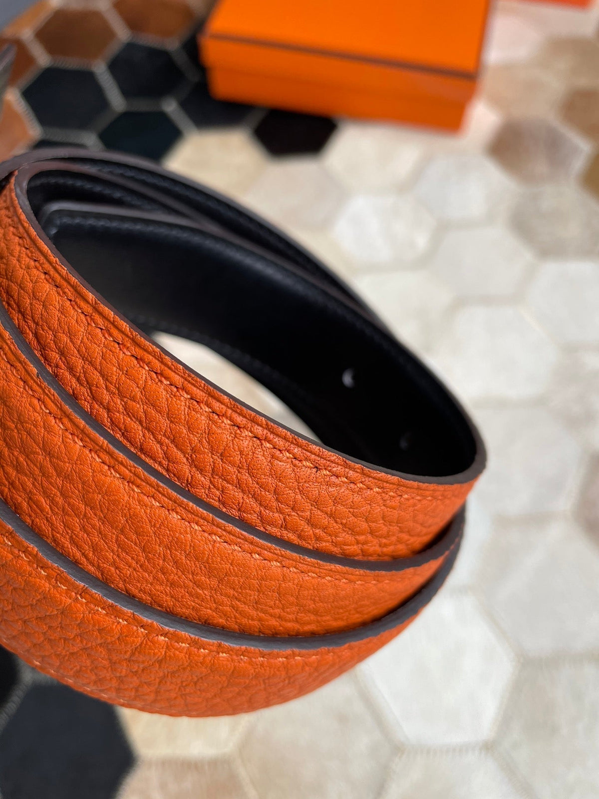 H CONTANCE BELT 32MM GOLD BUCKLE BLACK ORANGE LEATHER