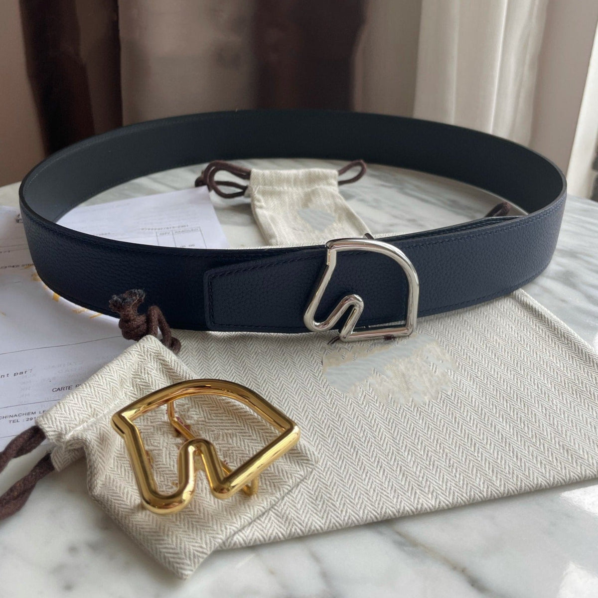 H BELT HORSE BUCKLE  BLUE BLACK LEATHER REVERSIBLE 3.8CM