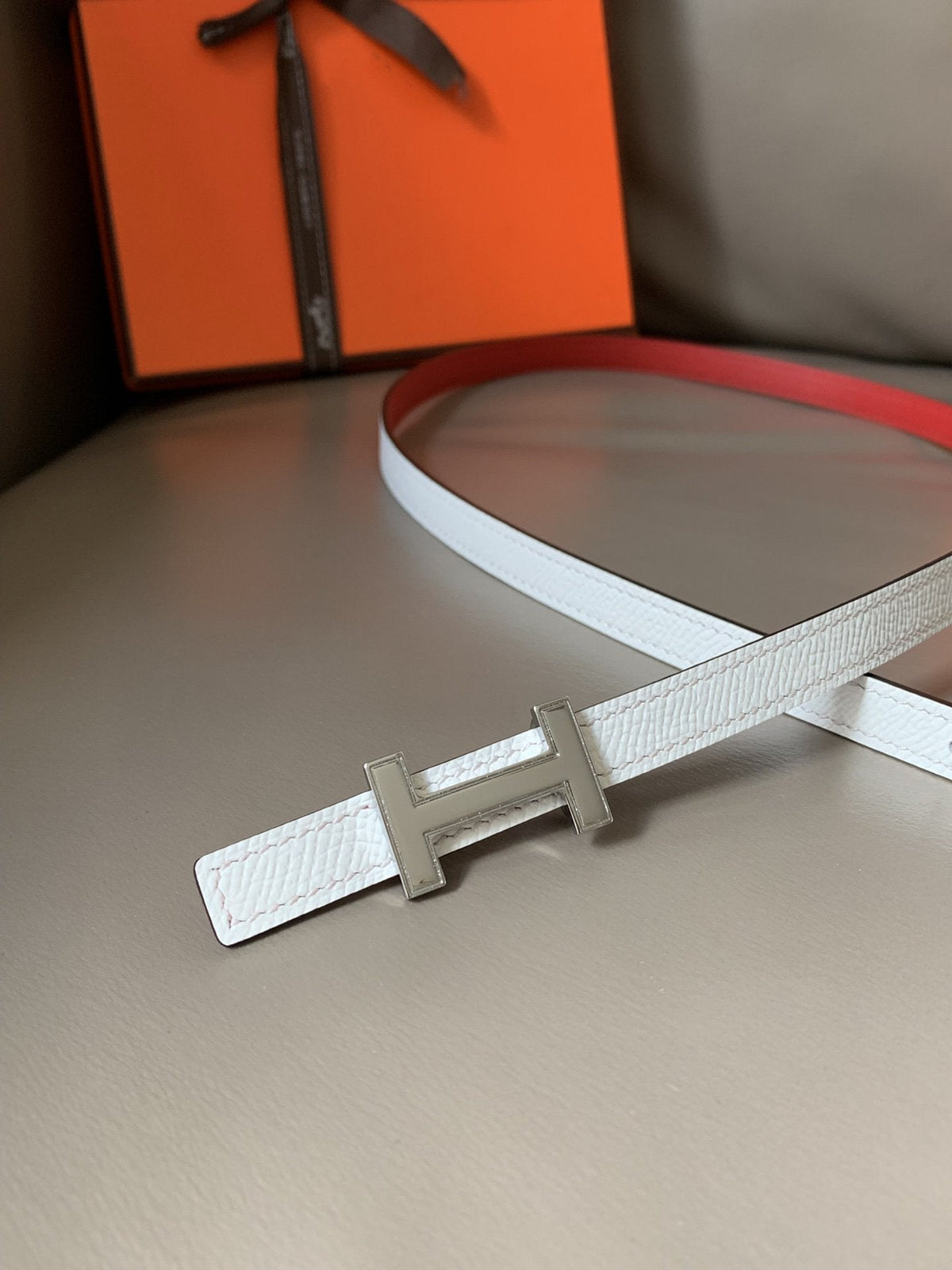 FOCUS BELT SILVER BUCKLE RED AND WHITE REVERSIBLE LEATHER 1.3CM