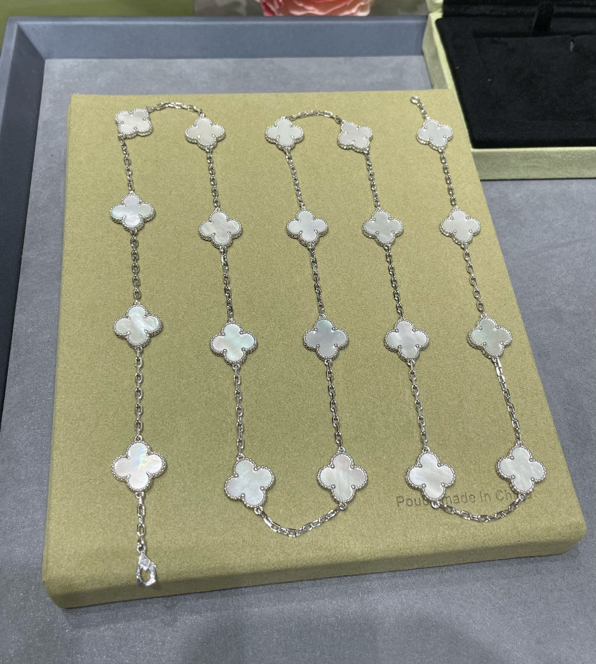 CLOVER 20 MOTIF WHITE MOP 86CM SILVER NECKLACE