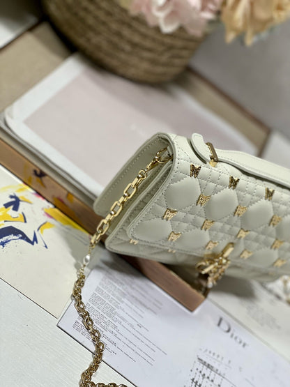 MISS LADY 21 BUTTERFLY STUD WHITE LAMBSKIN
