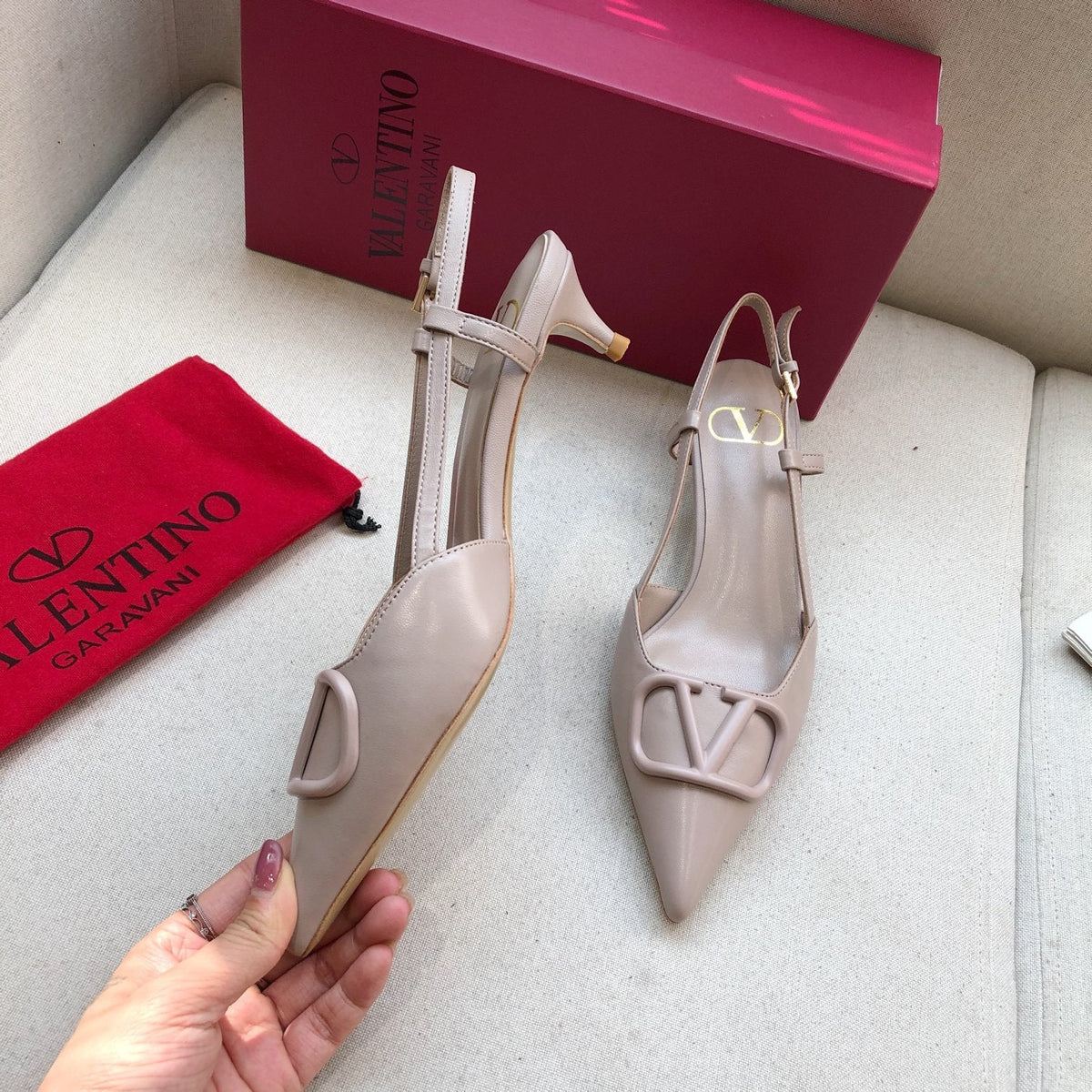 VLOGO SIGNATURE PALE PINK CALFSKIN HIGH SLINGBACK PUMP 4 CM
