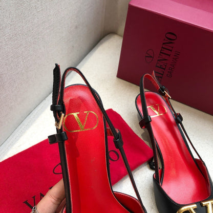 VLOGO SIGNATURE BLACK CALFSKIN HIGH SLINGBACK PUMP 4 CM WITH GOLD LOGO