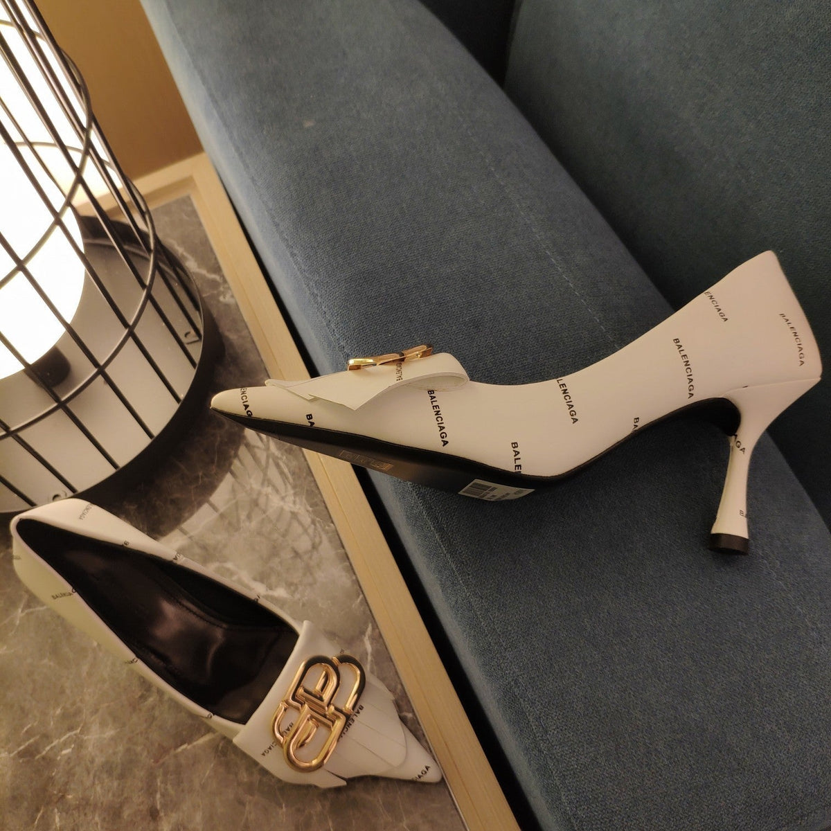 POINTED TOE PUMPS WHITE WITH LOGO PRINT SMOOTH CALFSKIN