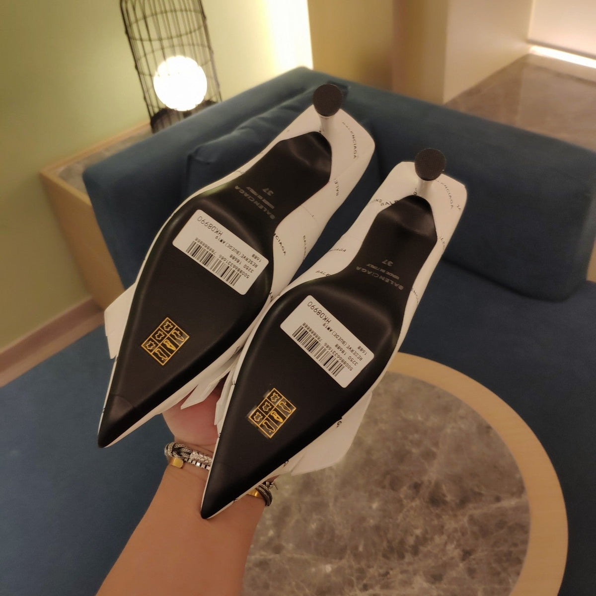 POINTED TOE PUMPS WHITE WITH LOGO PRINT SMOOTH CALFSKIN