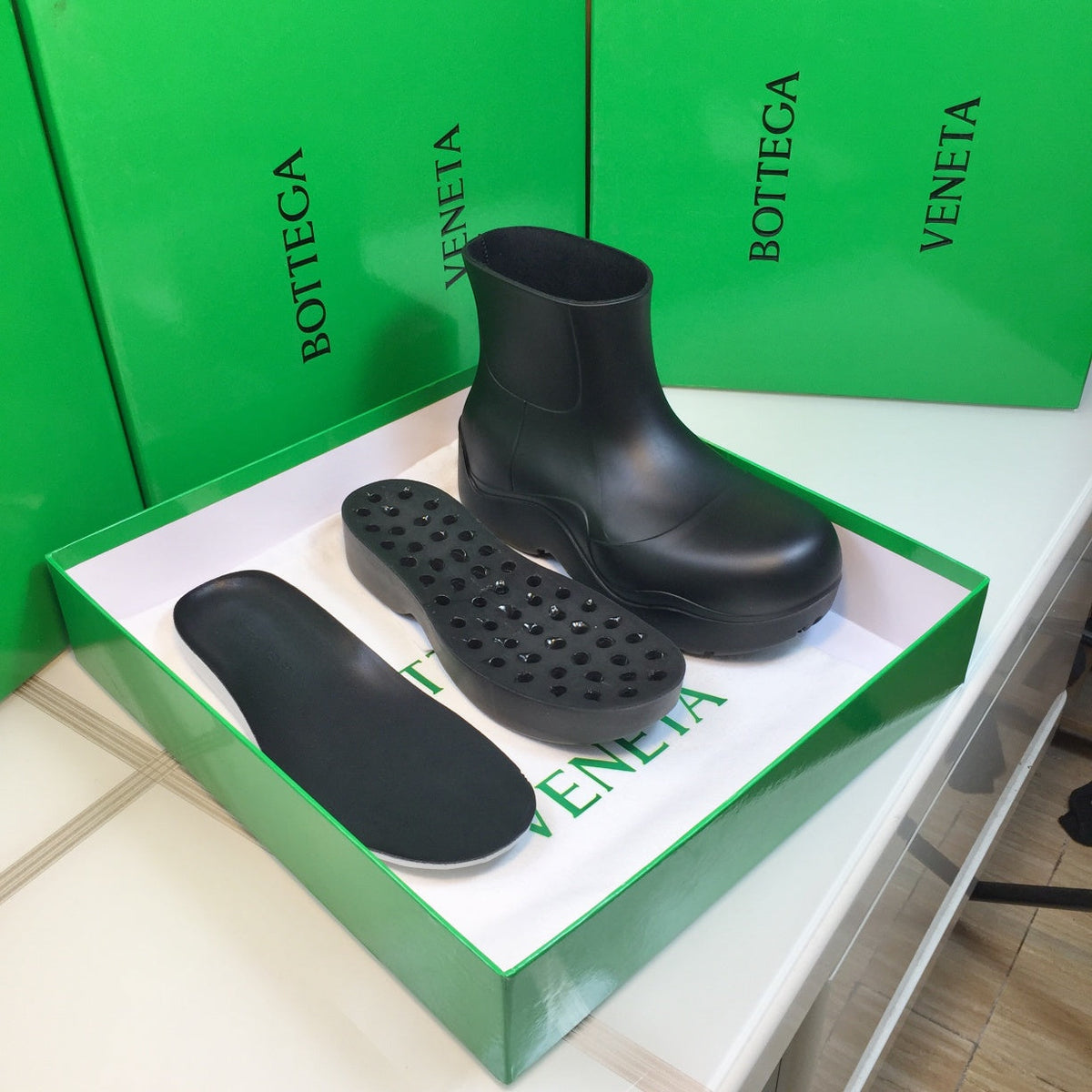 PUDDLE ANKLE BOOT IN BLACK RUBBER