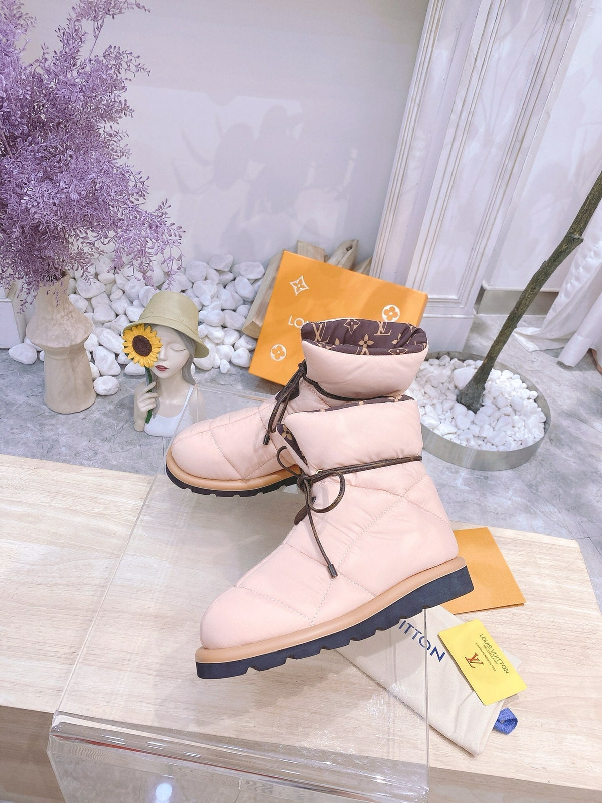 PILLOW COMFORT ANKLE BOOTS IN LIGHT PINK NYLON