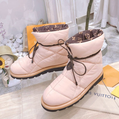 PILLOW COMFORT ANKLE BOOTS IN LIGHT PINK NYLON
