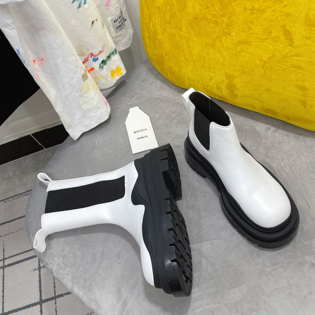 TIRE CHELSEA BOOT IN WHITE MIX BLACK CALFSKIN