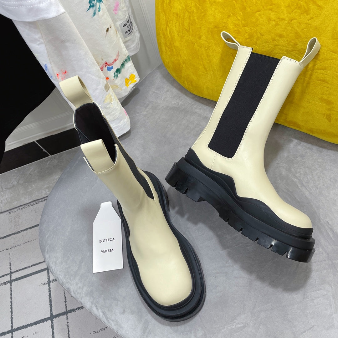 TIRE CHELSEA BOOT IN BLACK MIX BISQUE BEIGE CALFSKIN