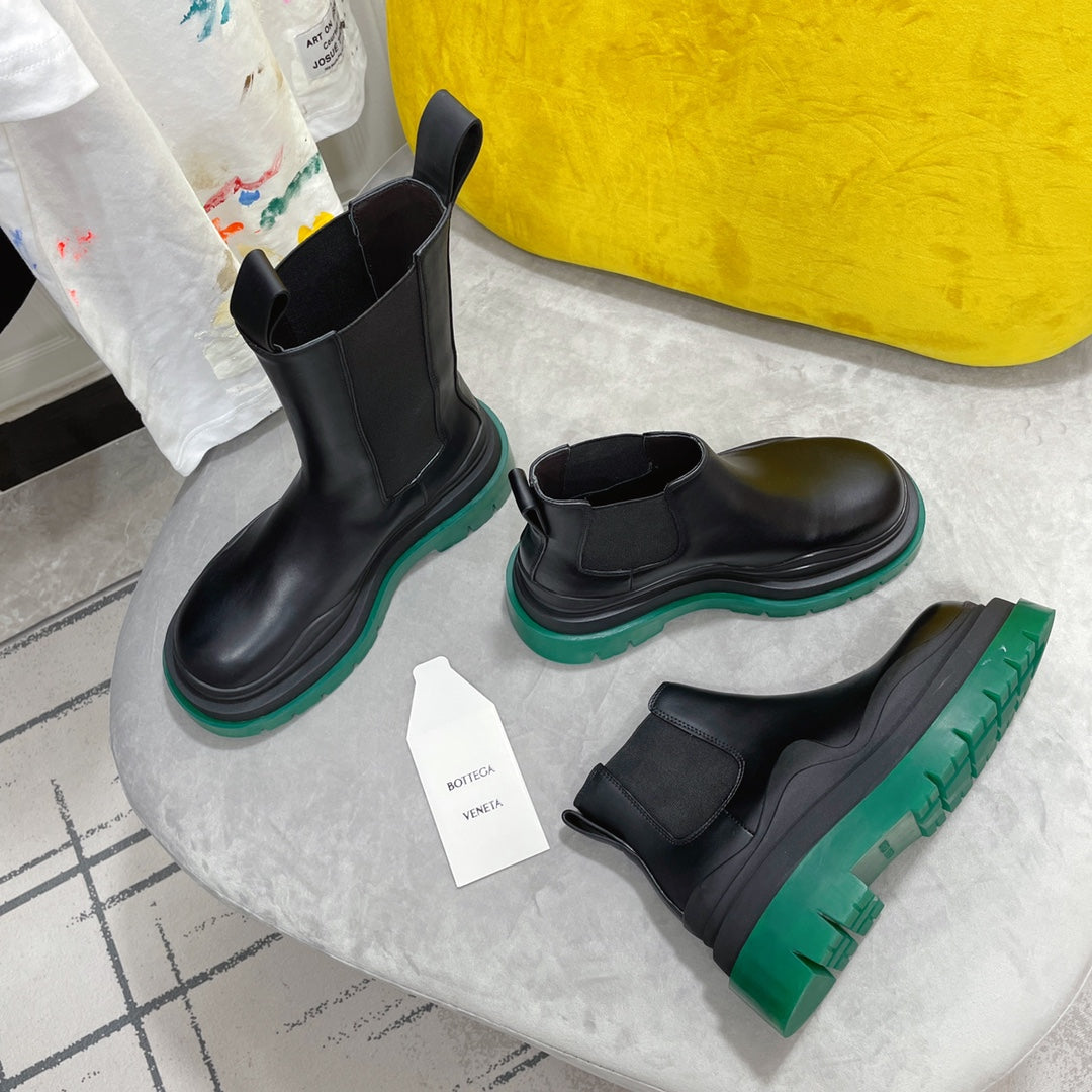TIRE CHELSEA BOOT IN BLACK MIX TEAL GREEN CALFSKIN