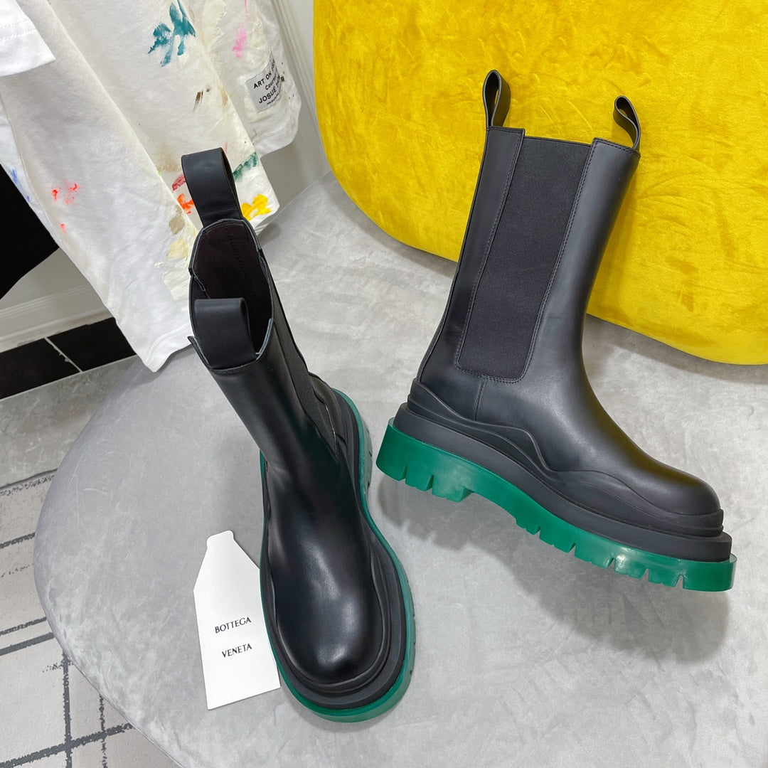 TIRE CHELSEA BOOT IN BLACK MIX TEAL GREEN CALFSKIN