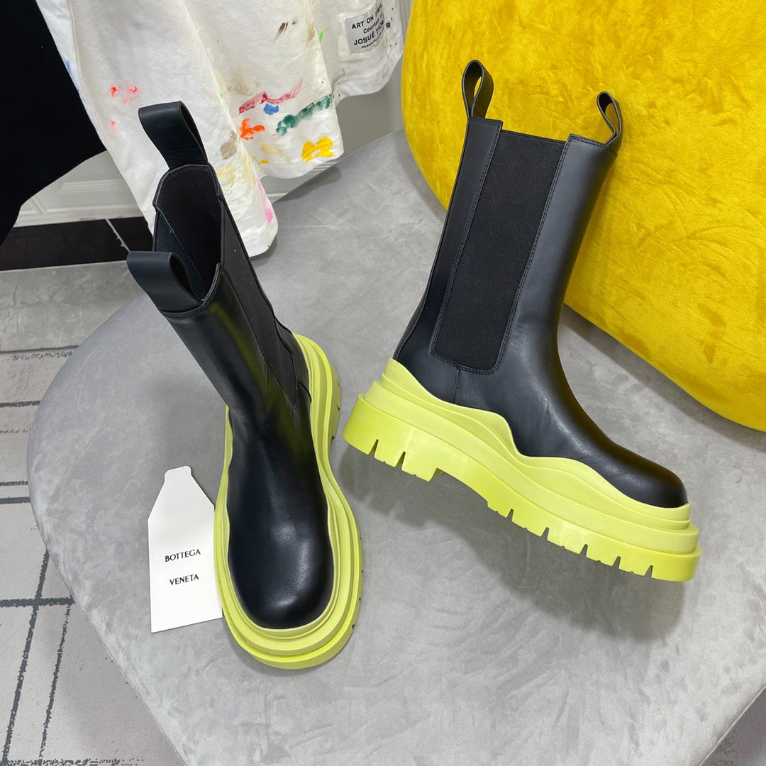 TIRE CHELSEA BOOT IN BLACK MIX NEON YELLOW CALFSKIN