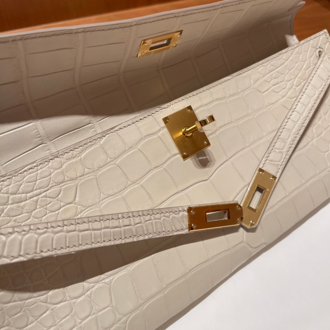 KELLY CUT 31 IN WHITE CREAM ALLIGATOR LEATHER WITH GOLD HARDWARE