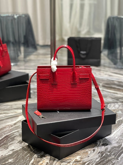 SAC DE JOUR BABY 26 RED CALFSKIN GOLD HARDWARE