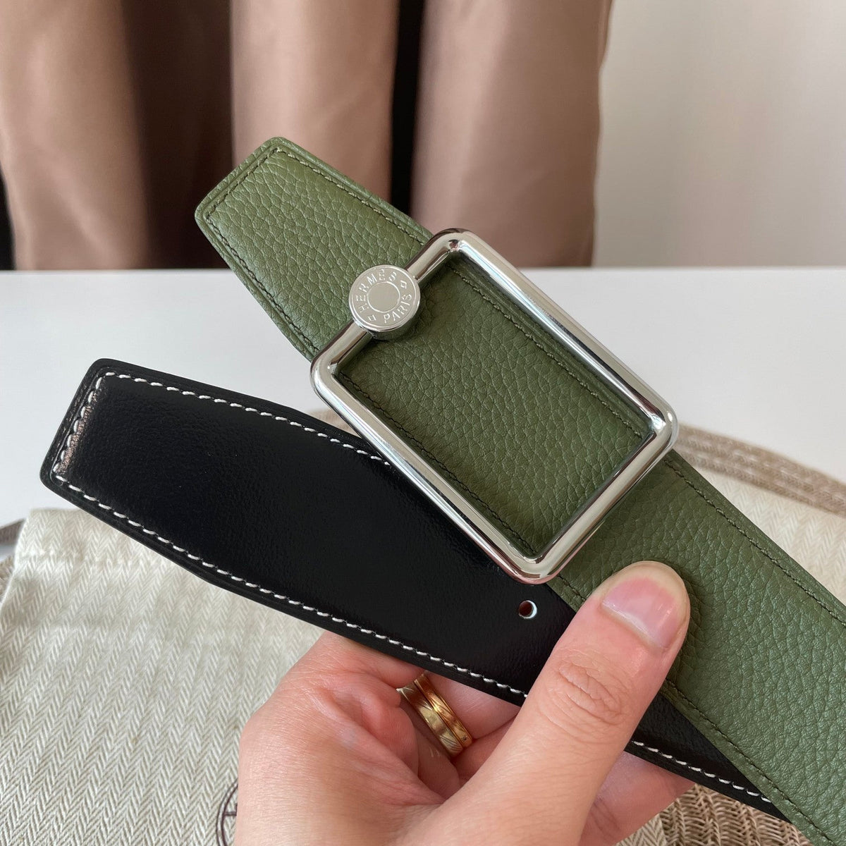 OSCAR BELT BUCKLE & REVERSIBLE OLIVE GREEN AND BLACK LEATHER STRAP 38MM SILVER HARDWARE
